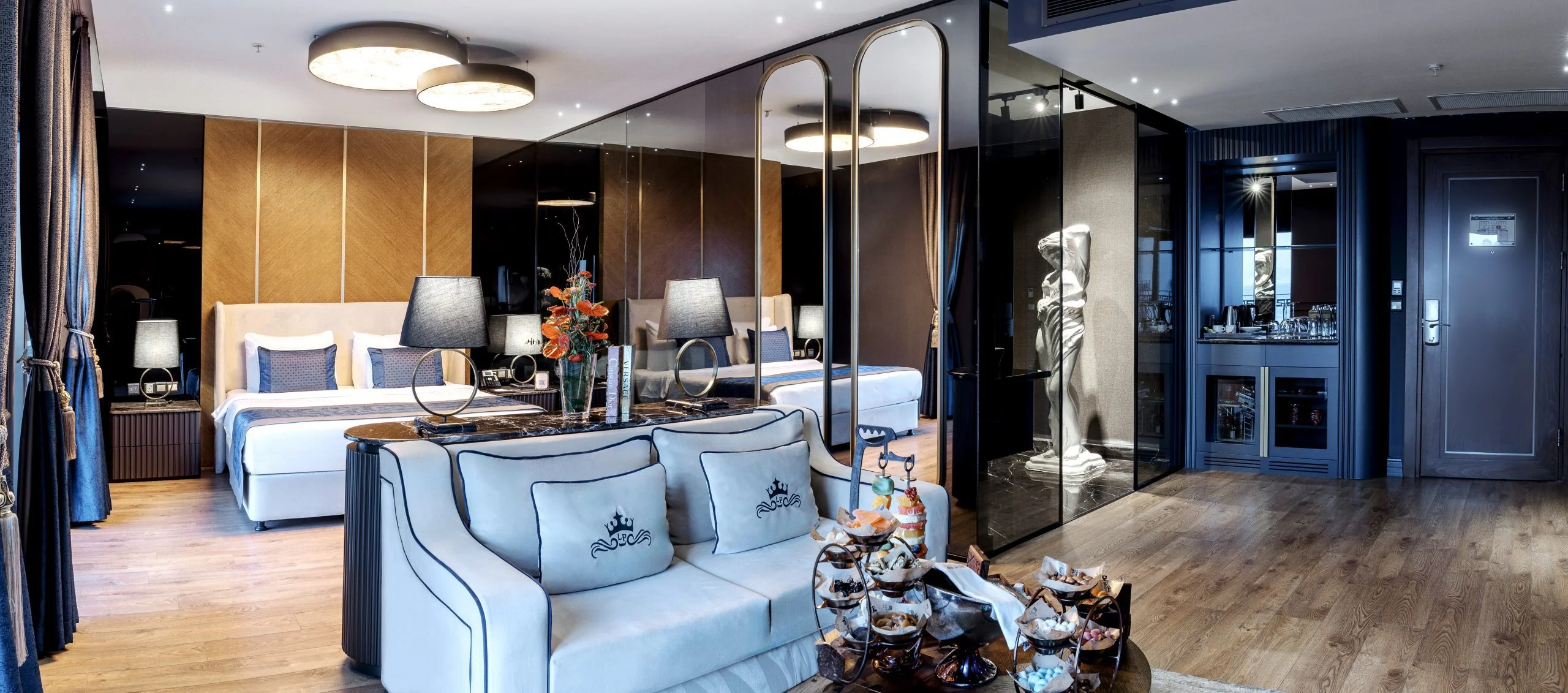 Suite Room · 3
