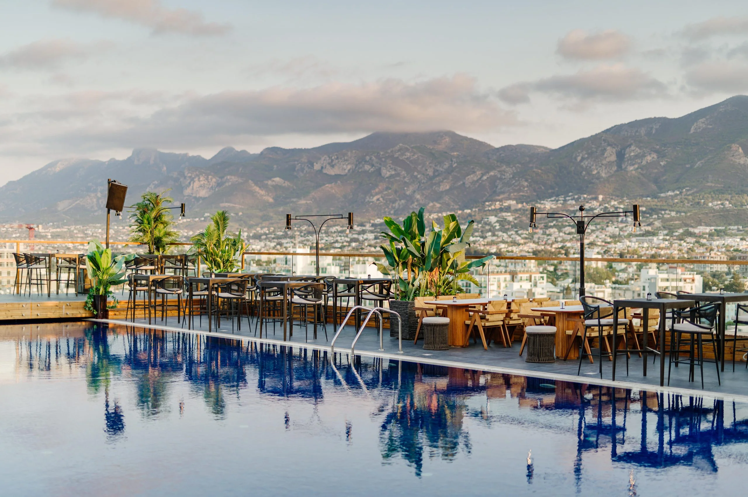Sky Lounge & Bar